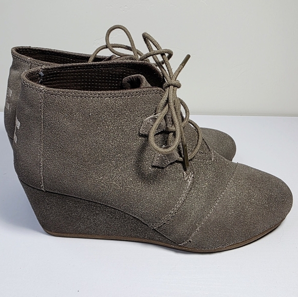 Toms Kala Wedge Heel Gray/Gold Glitter Round Toe Ankle Booties Women's Size 10 - Picture 4 of 7